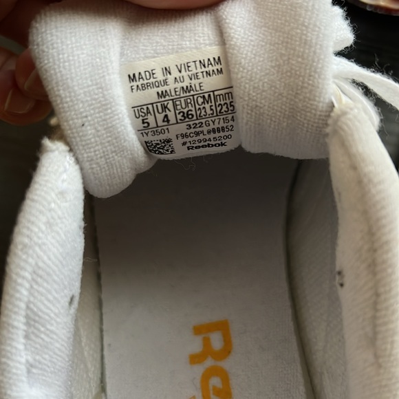 Men’s Reeboks - Picture 3 of 3